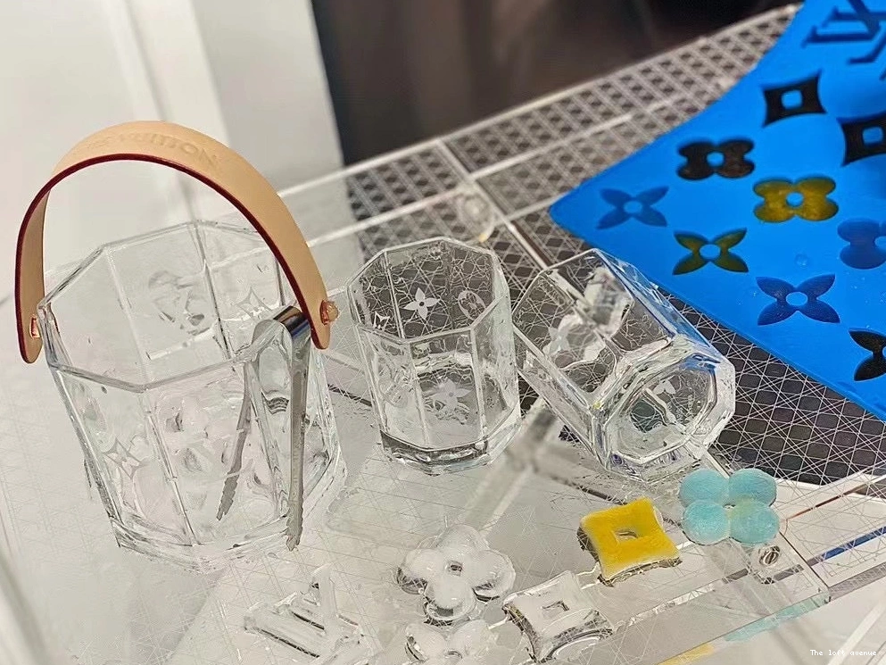 CUSTOM SET LV DRINKS 0815